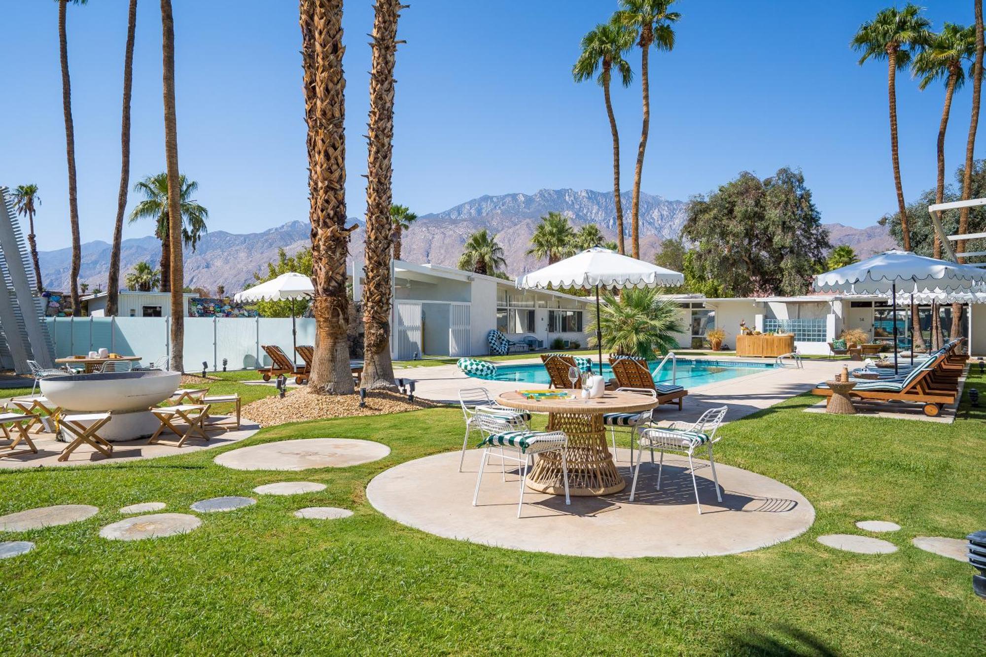 Monkey Tree Hotel By Avantstay Stylish Hotel In Palm Springs W Pool Екстериор снимка