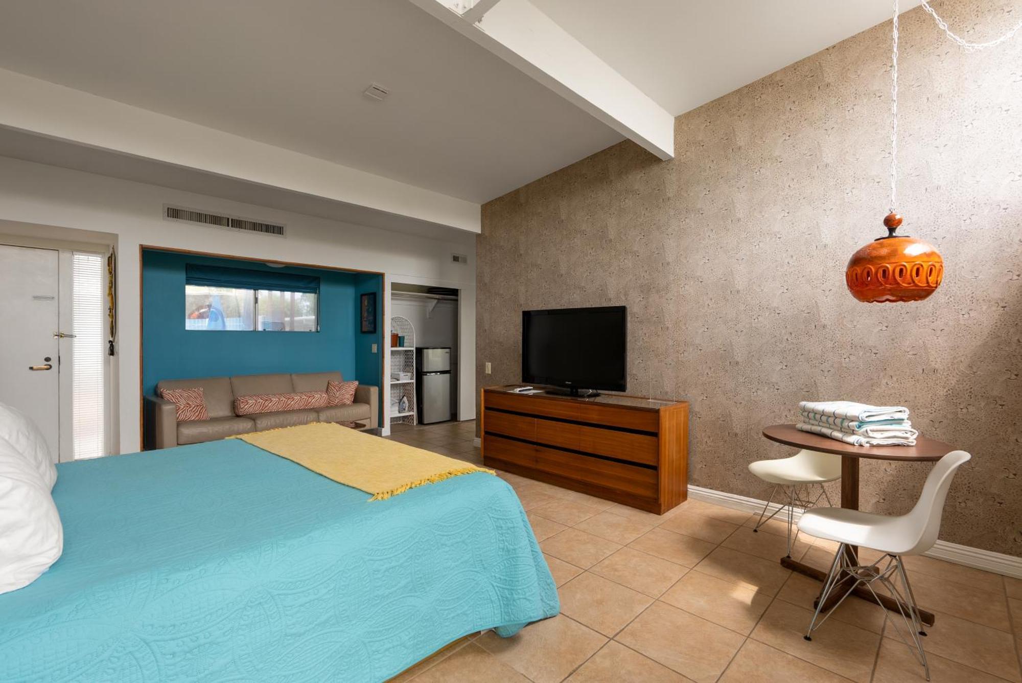 Monkey Tree Hotel By Avantstay Stylish Hotel In Palm Springs W Pool Екстериор снимка