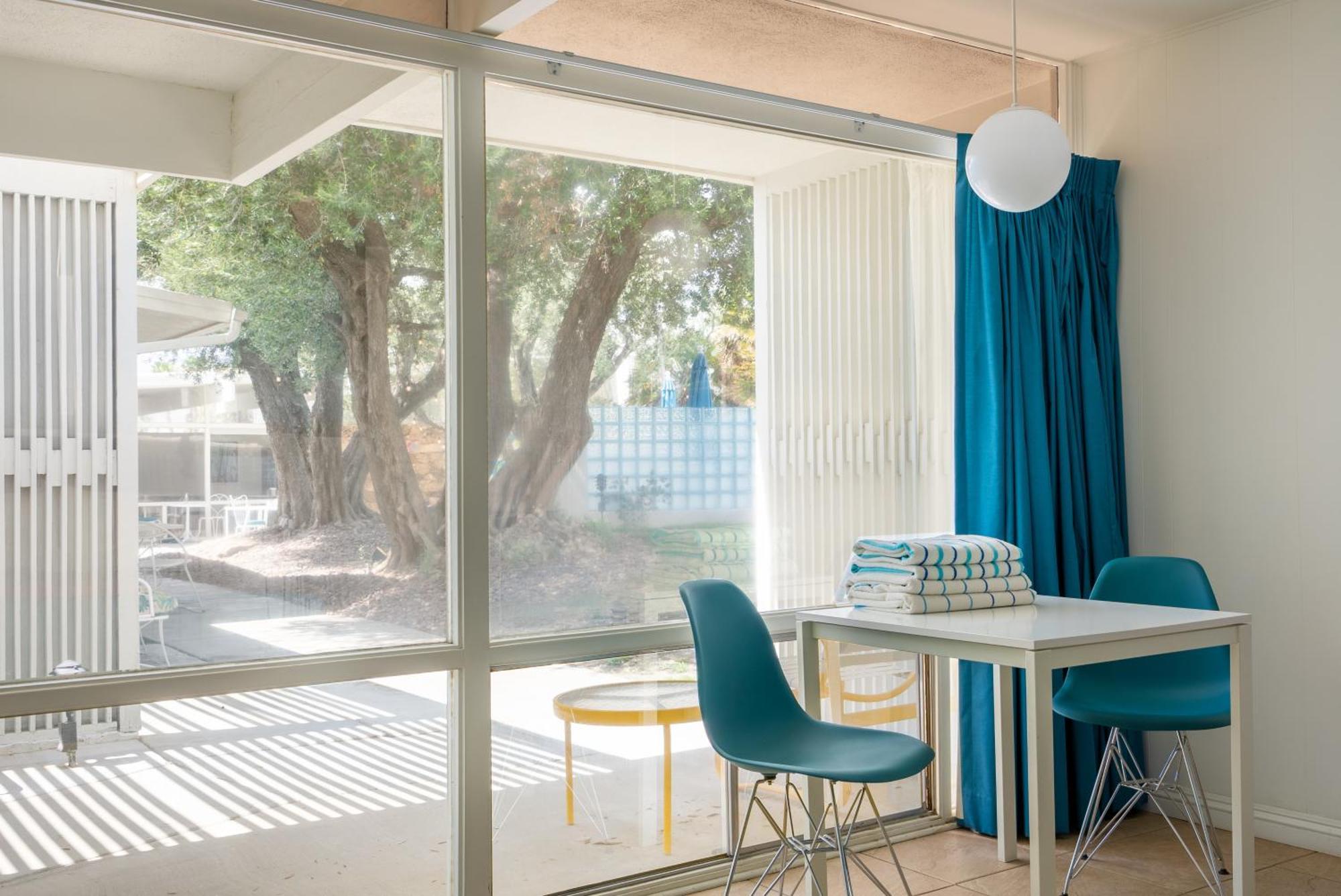 Monkey Tree Hotel By Avantstay Stylish Hotel In Palm Springs W Pool Екстериор снимка