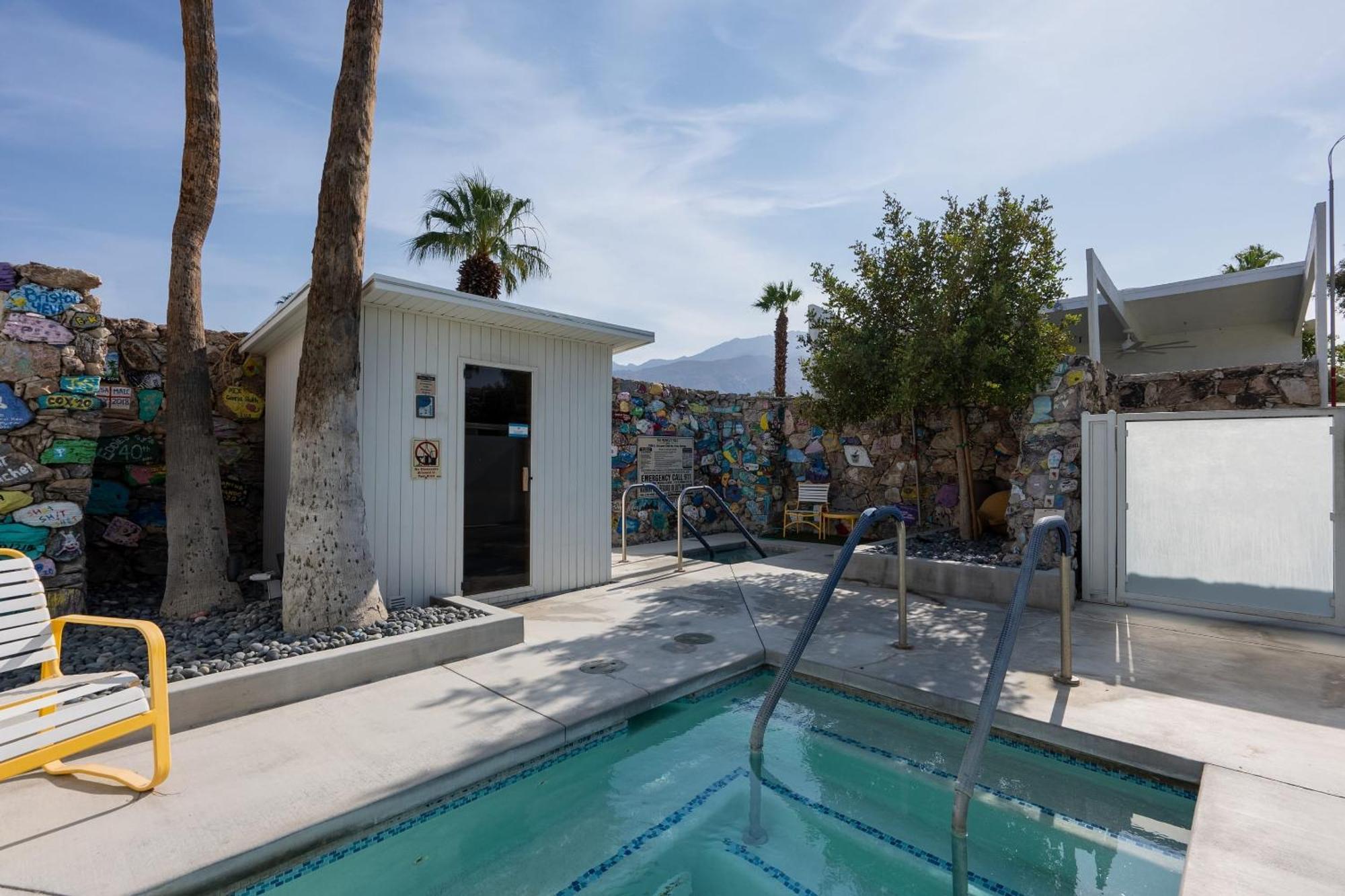 Monkey Tree Hotel By Avantstay Stylish Hotel In Palm Springs W Pool Екстериор снимка