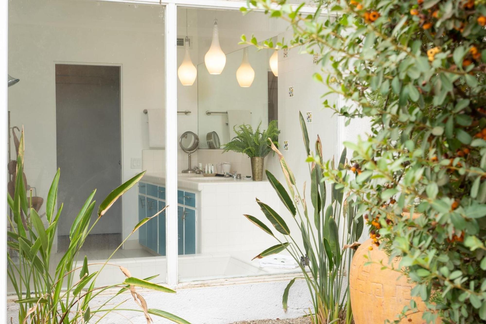 Monkey Tree Hotel By Avantstay Stylish Hotel In Palm Springs W Pool Екстериор снимка