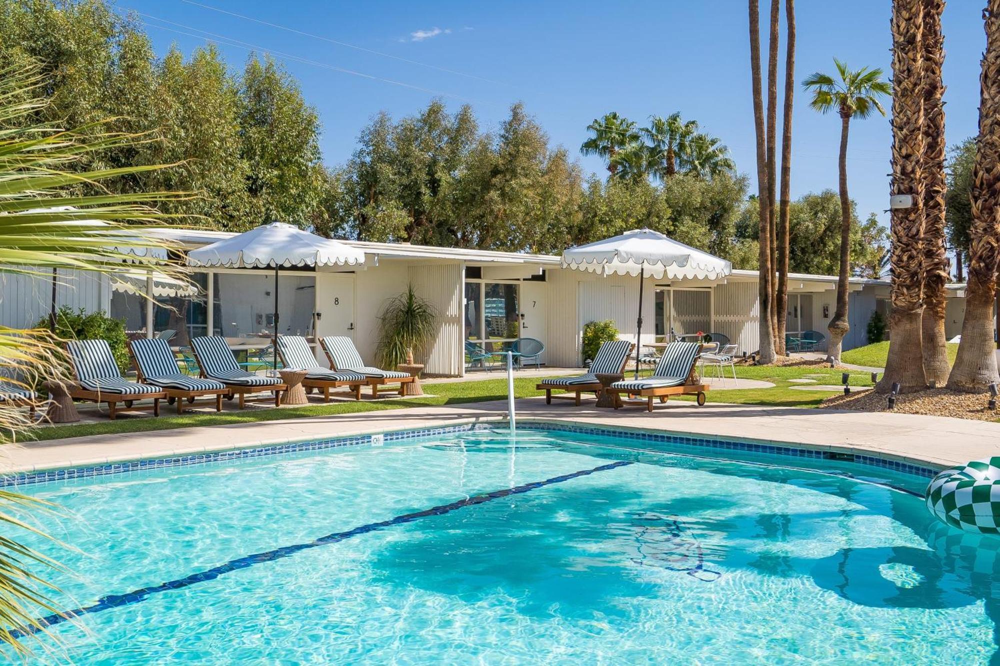 Monkey Tree Hotel By Avantstay Stylish Hotel In Palm Springs W Pool Екстериор снимка