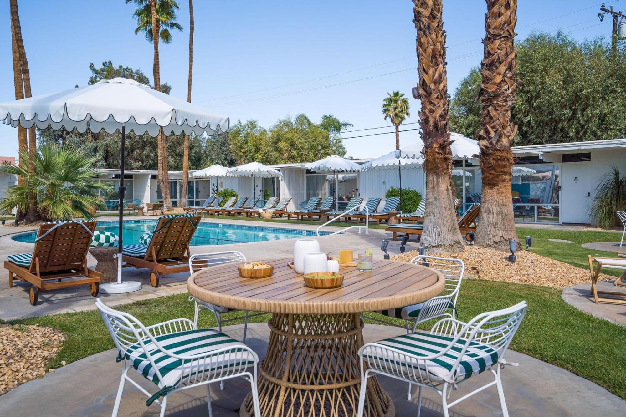 Monkey Tree Hotel By Avantstay Stylish Hotel In Palm Springs W Pool Екстериор снимка