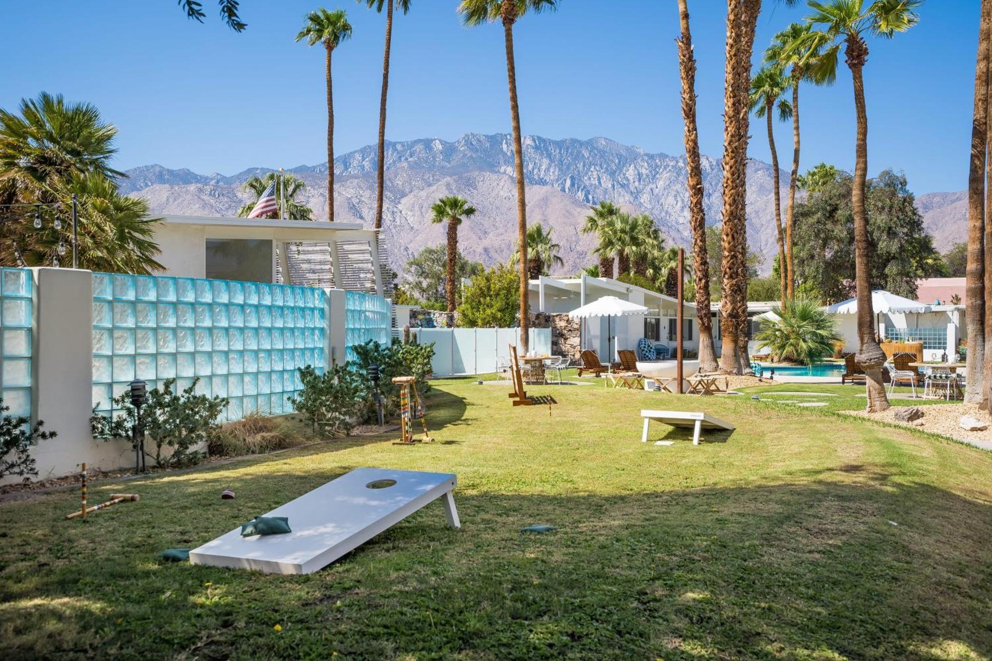 Monkey Tree Hotel By Avantstay Stylish Hotel In Palm Springs W Pool Екстериор снимка